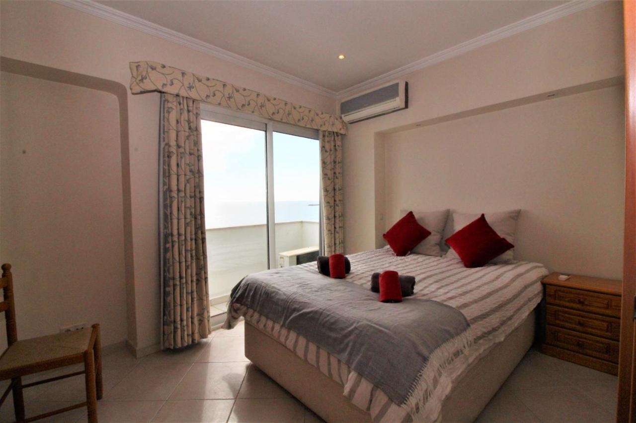Waves View- Albufeira Apartment Bagian luar foto