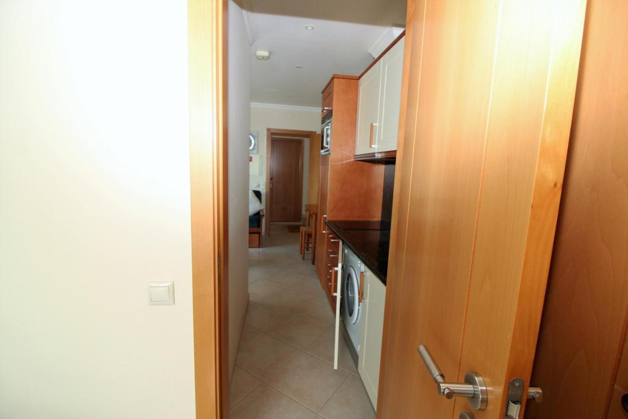 Waves View- Albufeira Apartment Bagian luar foto