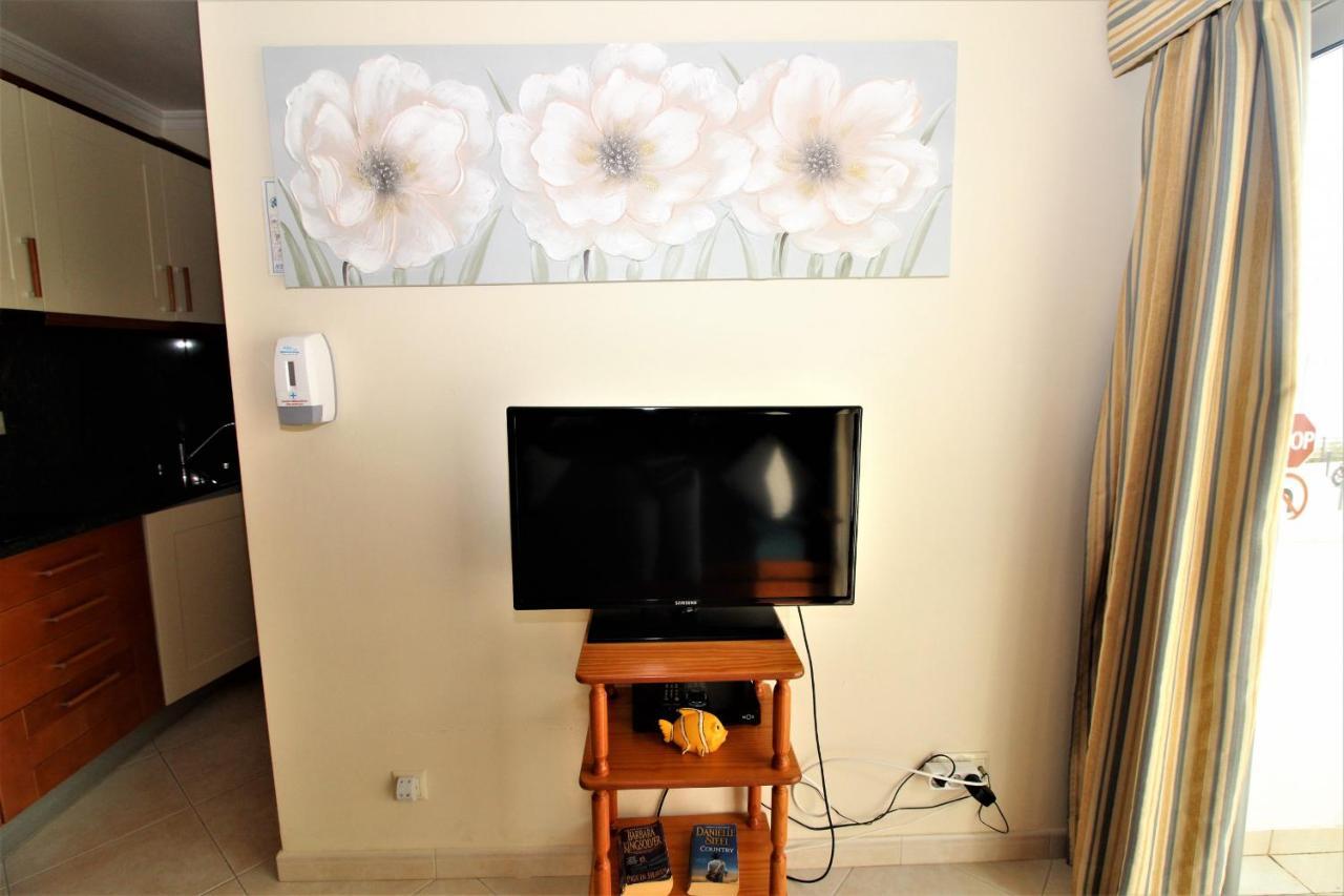 Waves View- Albufeira Apartment Bagian luar foto